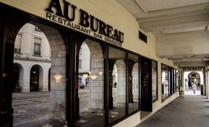 Vitrine de Restaurant Bar Brasserie Au Bureau